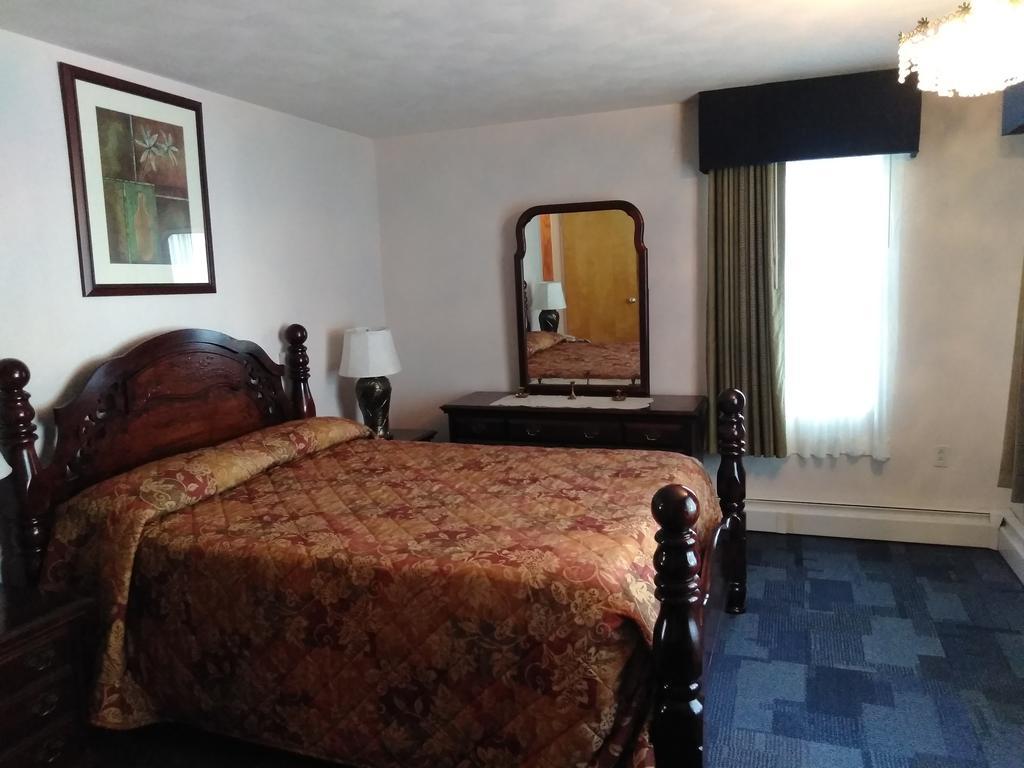 Queen Suite Fireplace