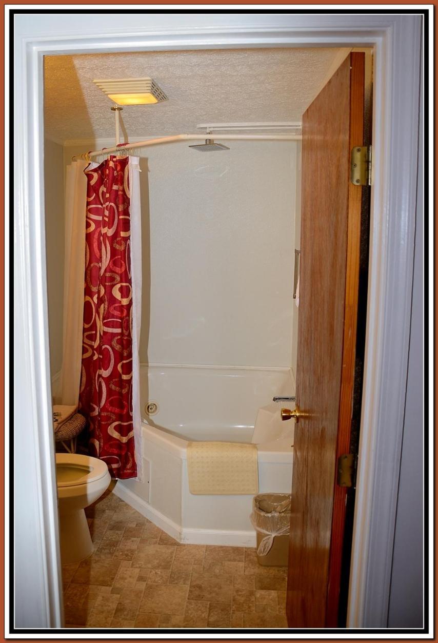 Queen Suite Spa Bath