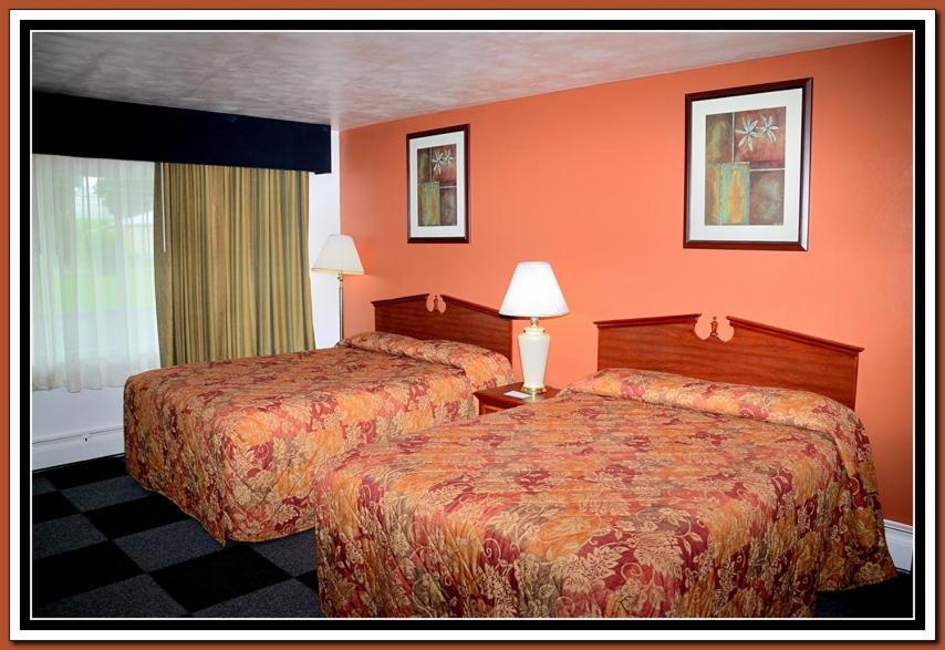 Standard Queen Room